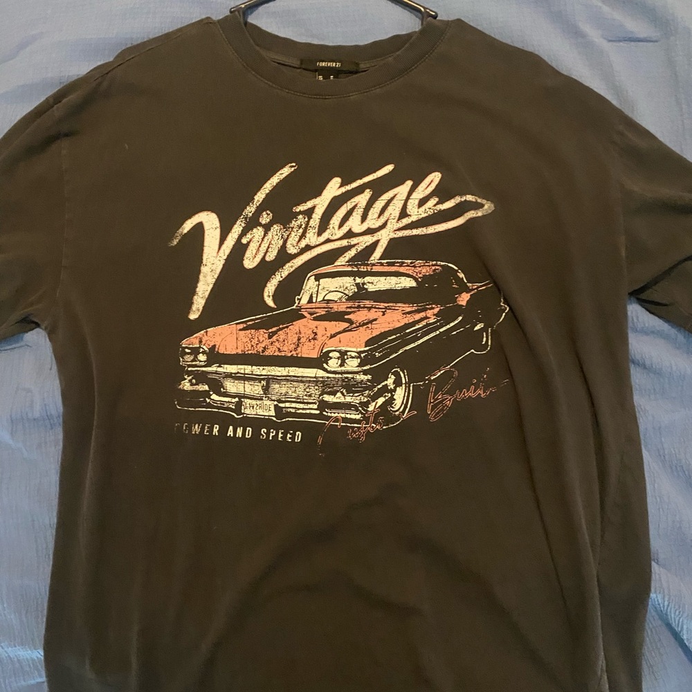 Forever 21tshirt. Super cute and roomy